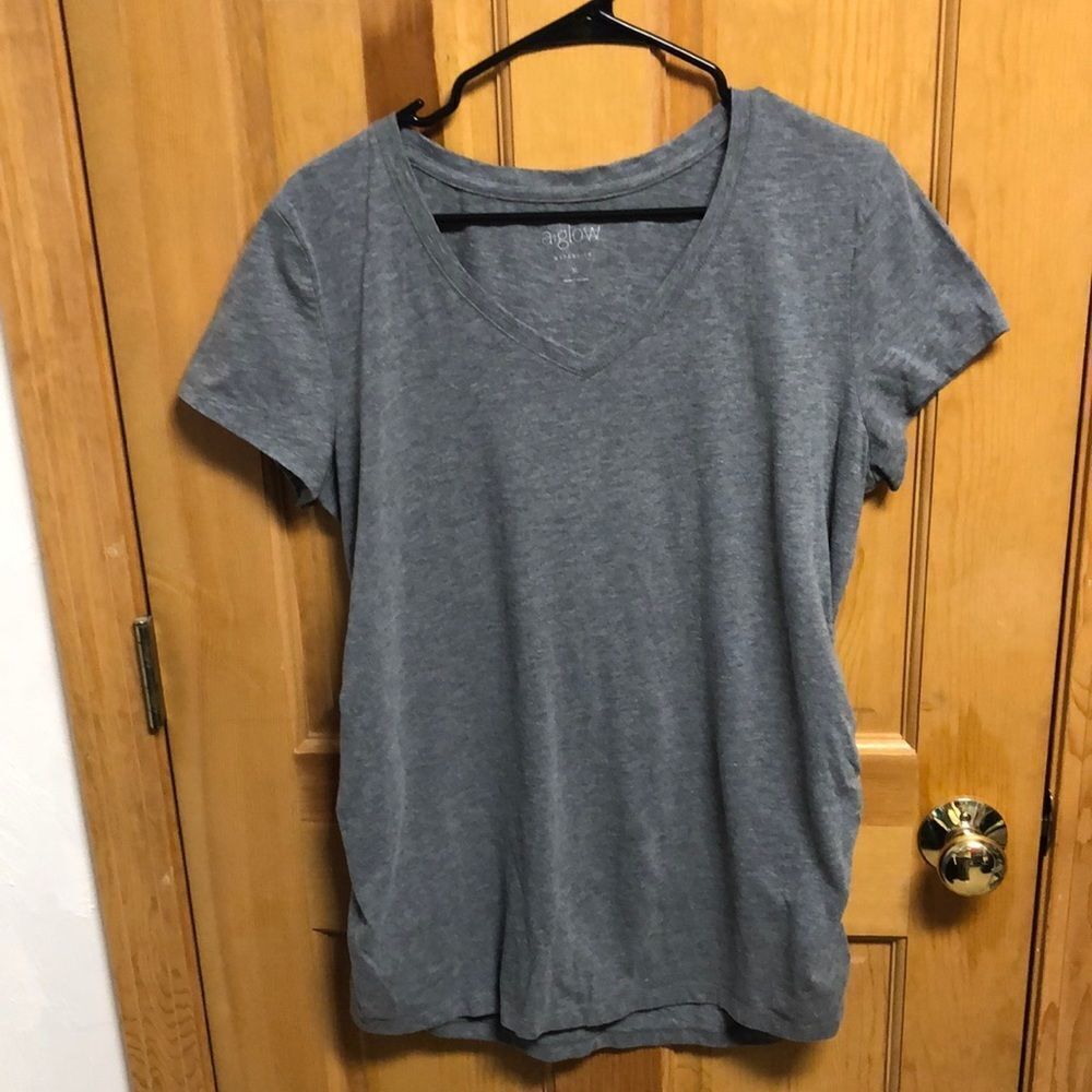 A:GLOW maternity’s short sleeve Gray top size xlarge.